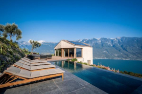 Villa Arias lake view
